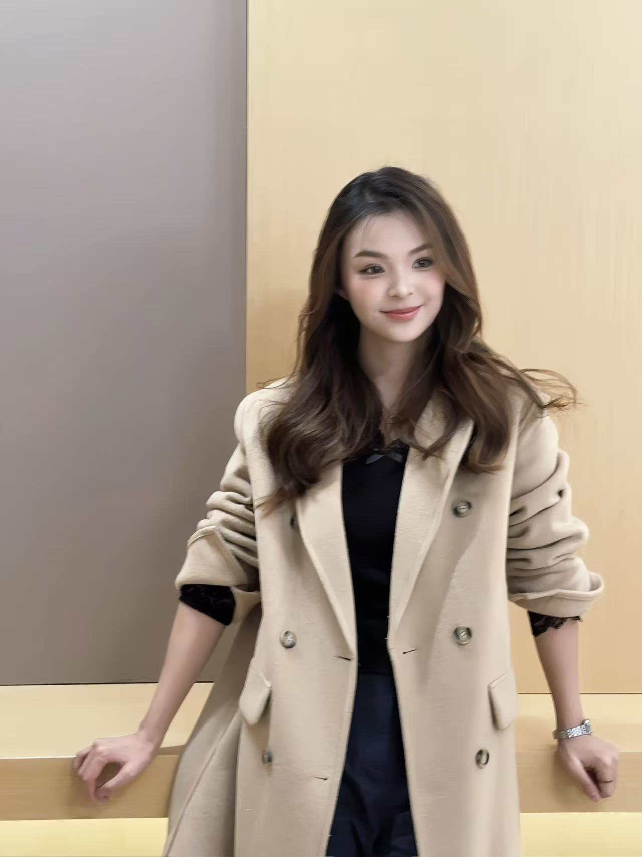 英子
